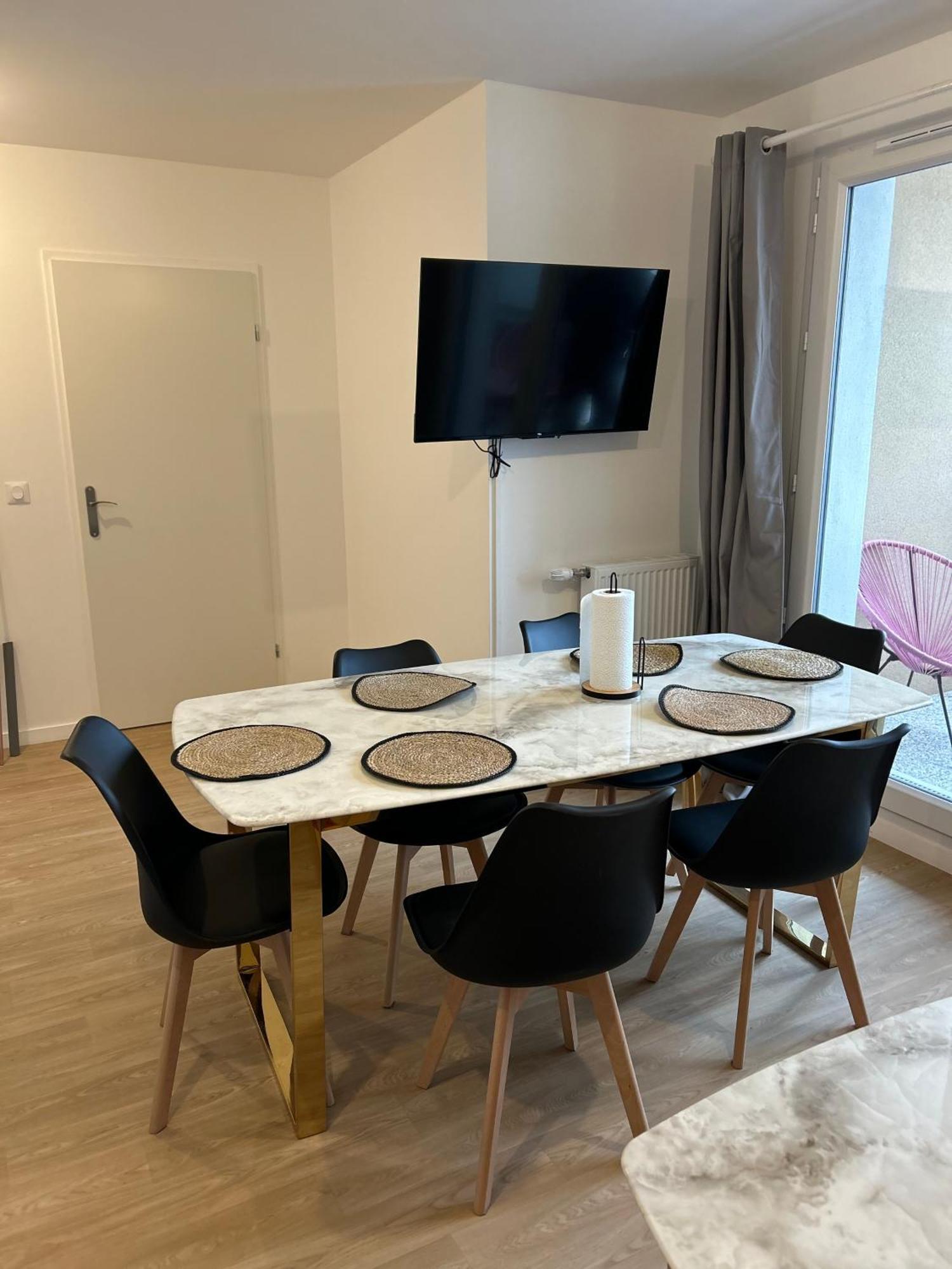 Appt Spacieux Et Calme Prox Disney-Cdg-Stade De France Ле-Блан-Мениль Экстерьер фото